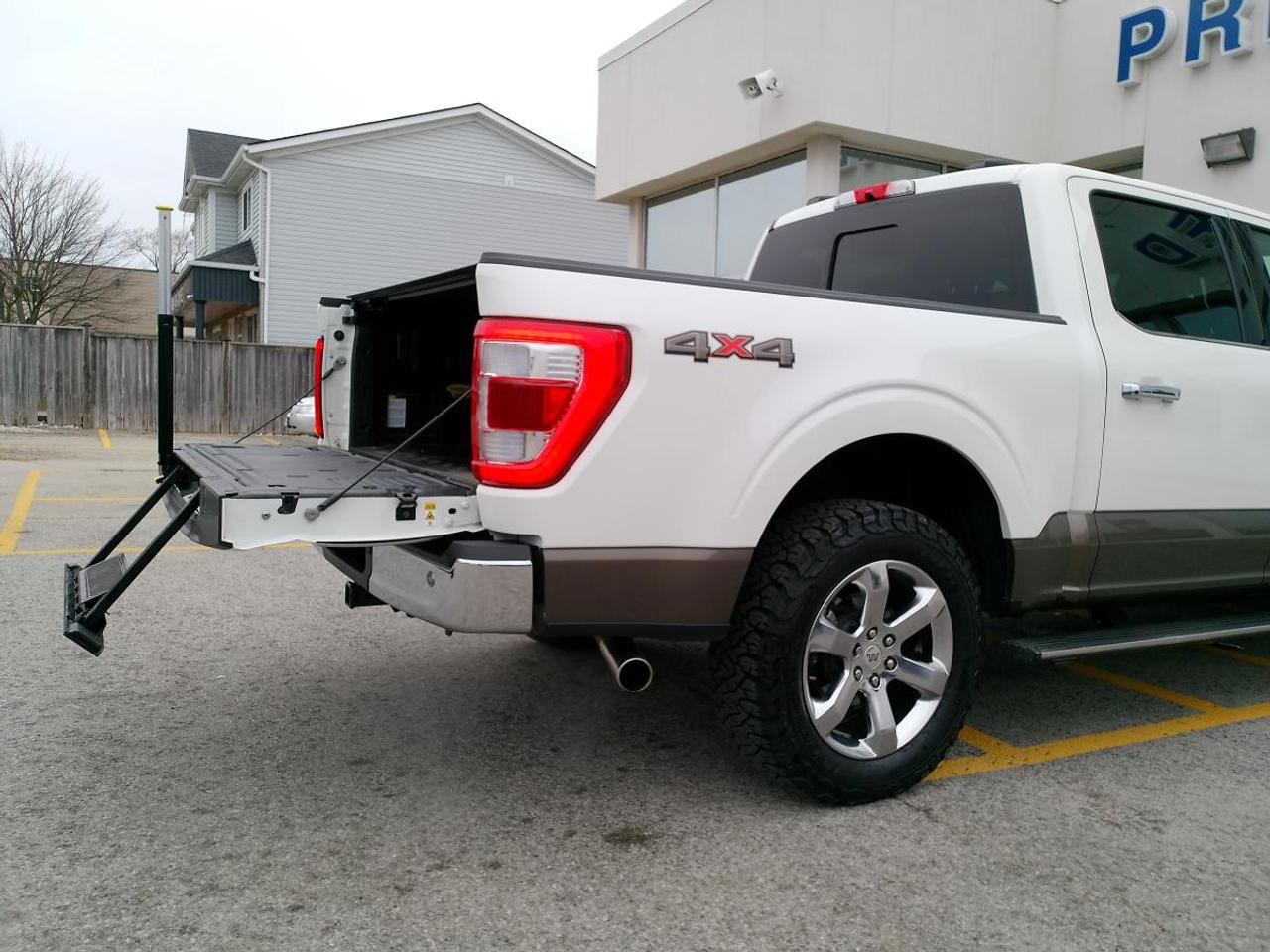 2022 Ford F-150 HYBRID King Ranch 4WD SuperCrew 5.5' Box Photo