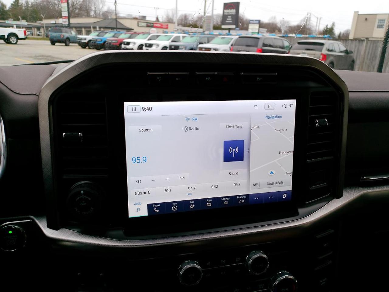 2022 Ford F-150 HYBRID King Ranch 4WD SuperCrew 5.5' Box Photo