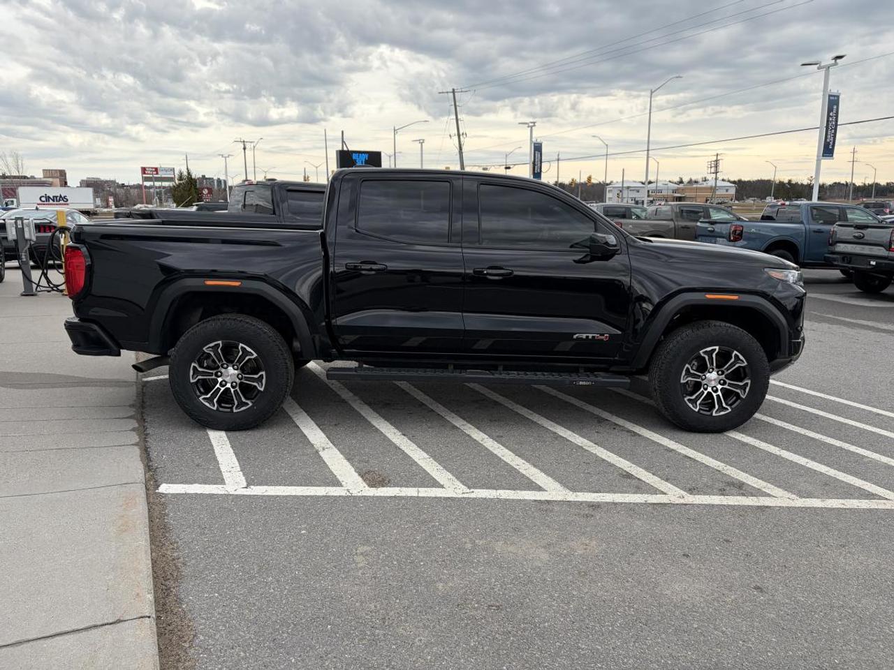 2024 GMC Canyon AT4 Photo
