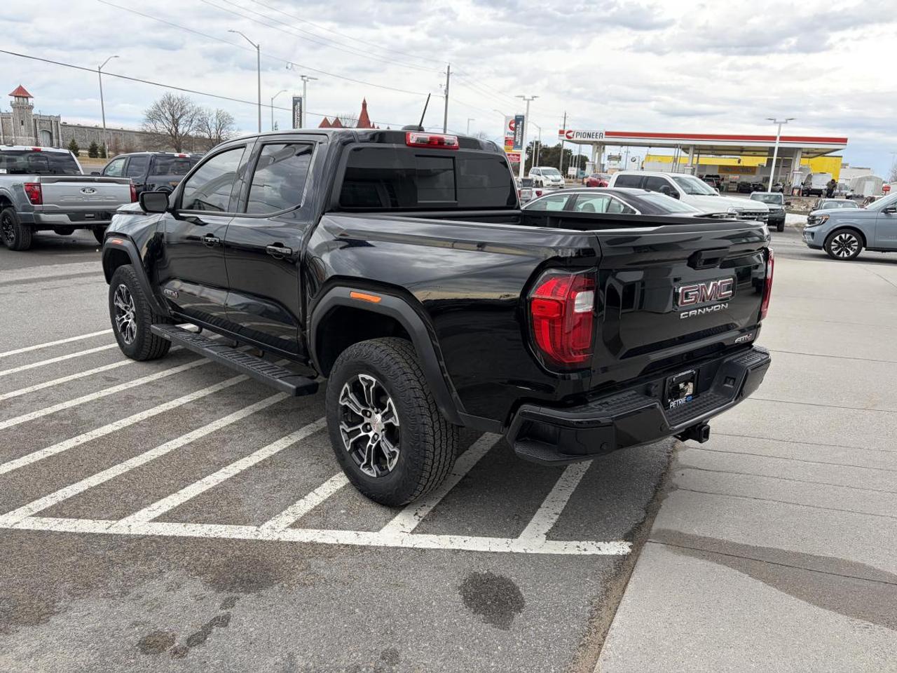 2024 GMC Canyon AT4 Photo