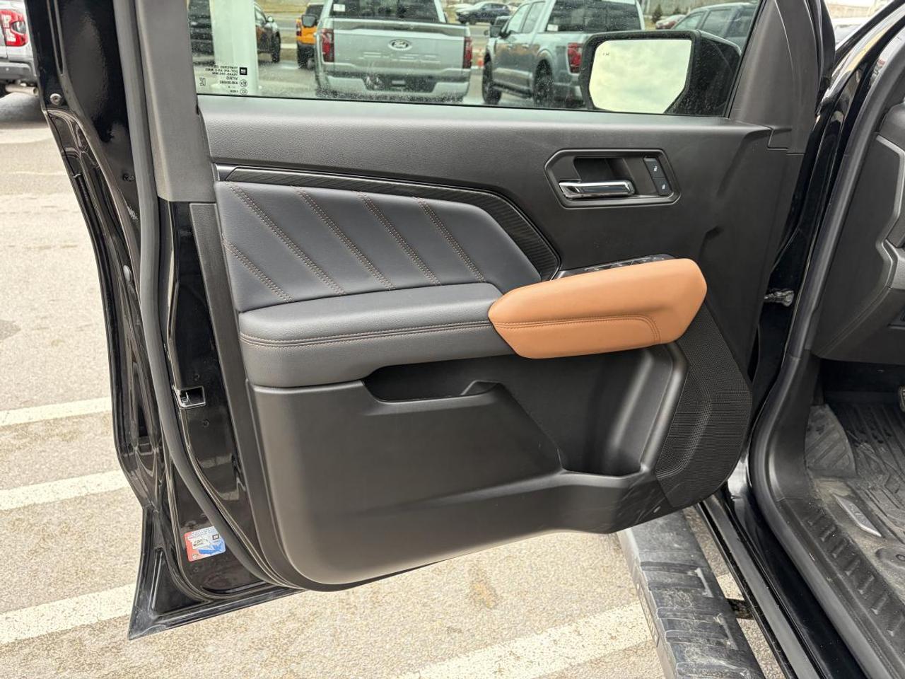 2024 GMC Canyon AT4 Photo