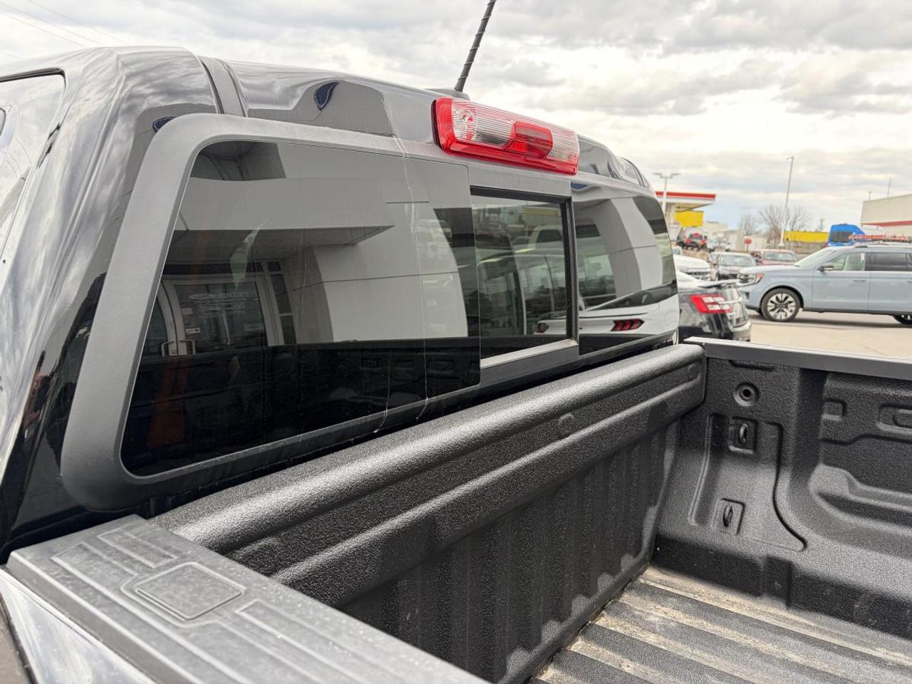 2024 GMC Canyon AT4 Photo