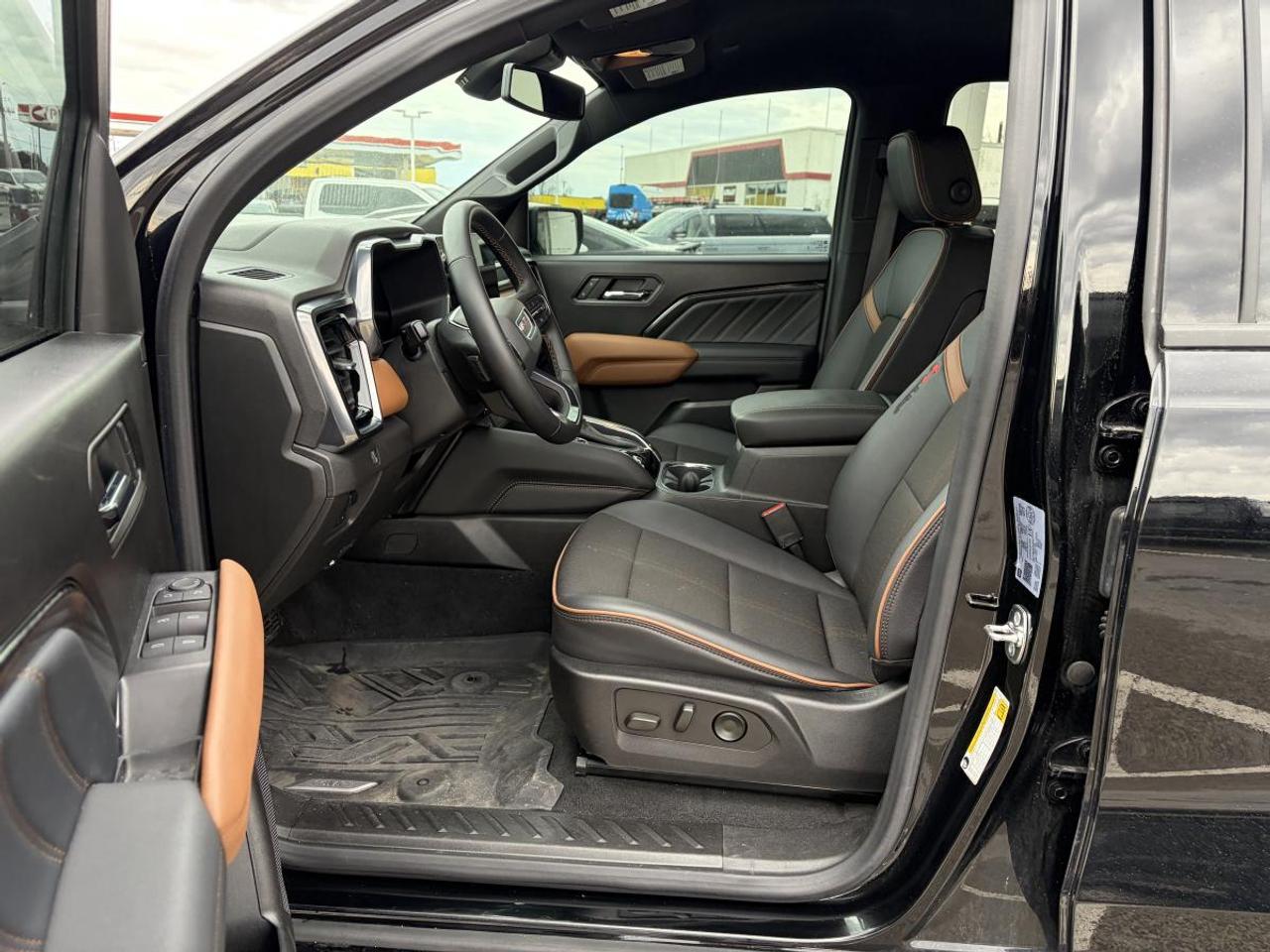 2024 GMC Canyon AT4 Photo