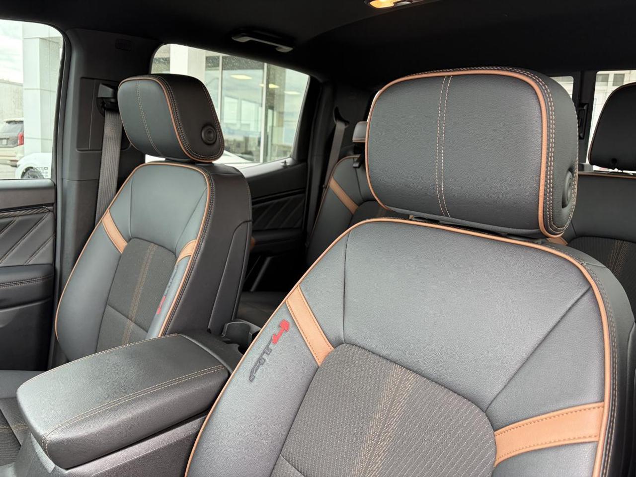 2024 GMC Canyon AT4 Photo