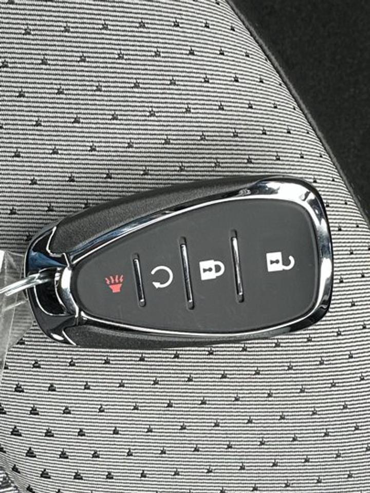 13748967