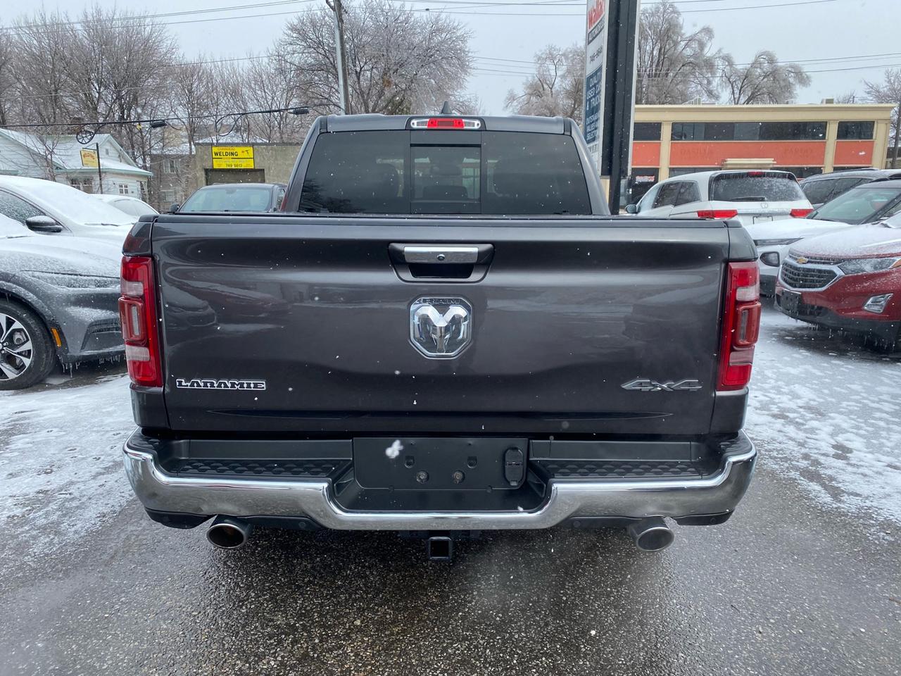 2019 RAM 1500 Laramie | Crew Cab | NAV | Heated/Vented Leather Seats Photo4