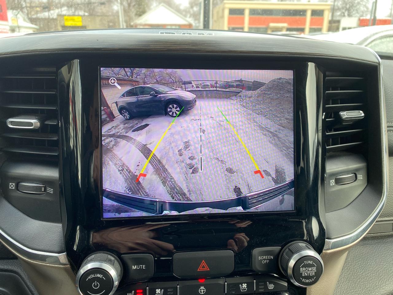 2019 RAM 1500 Laramie | Crew Cab | NAV | Heated/Vented Leather Seats Photo