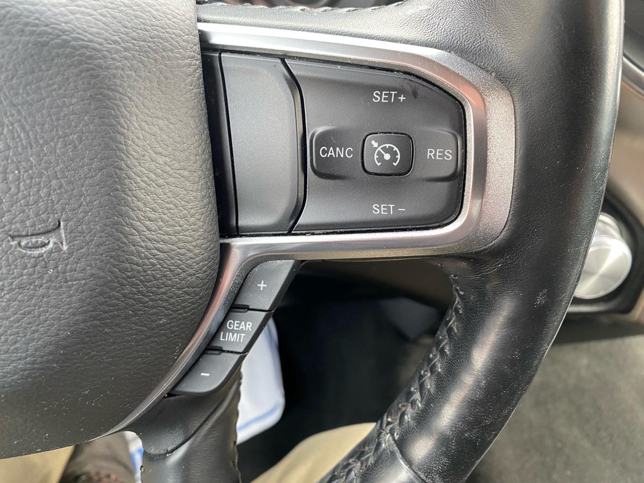 2019 RAM 1500 Laramie | Crew Cab | NAV | Heated/Vented Leather Seats Photo