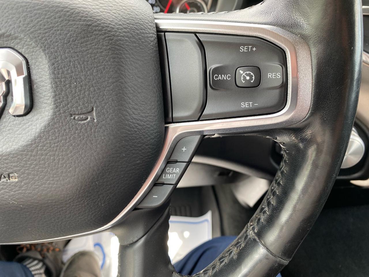 2019 RAM 1500 Laramie | Crew Cab | NAV | Heated/Vented Leather Seats Photo