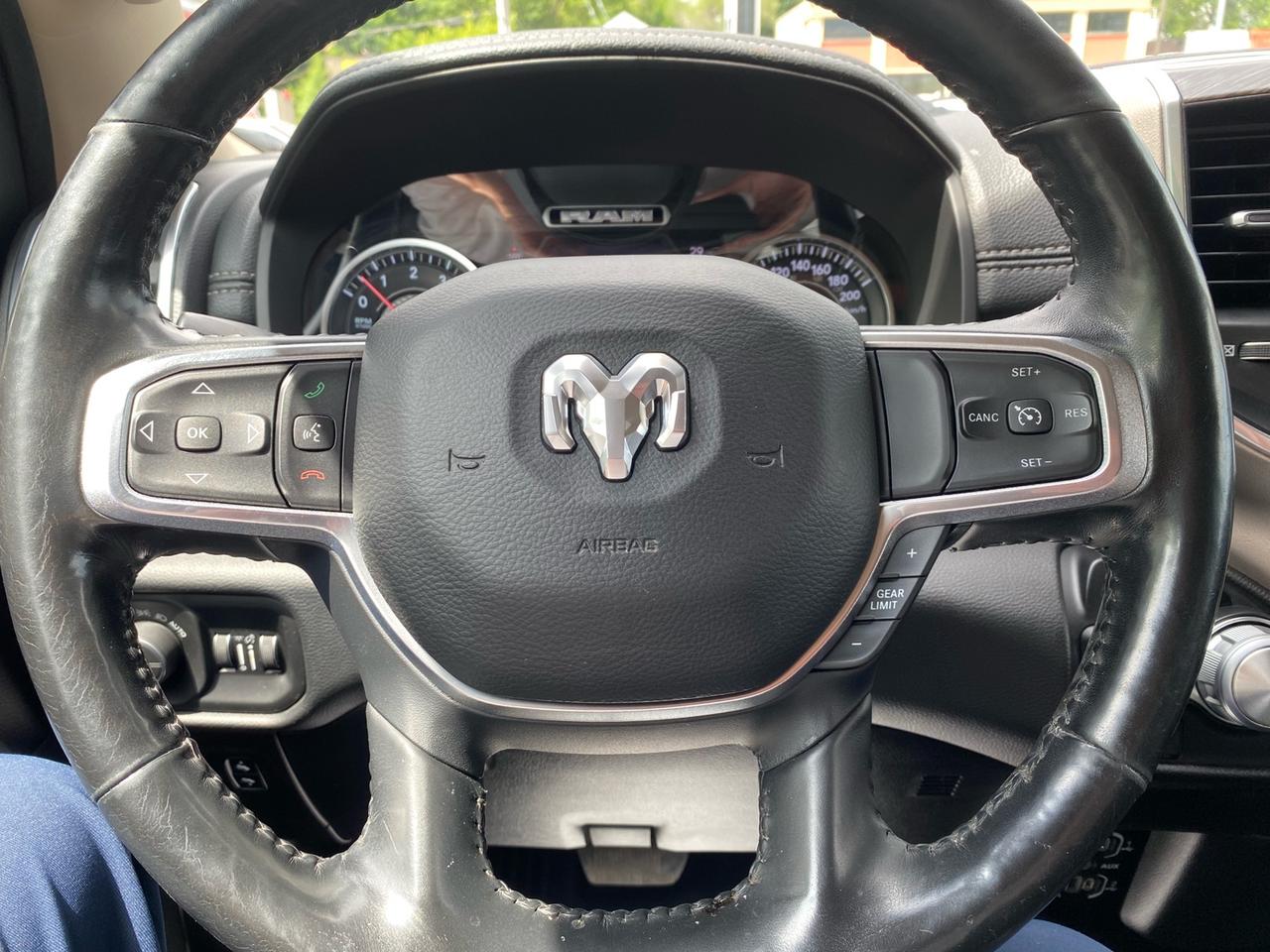2019 RAM 1500 Laramie | Crew Cab | NAV | Heated/Vented Leather Seats Photo