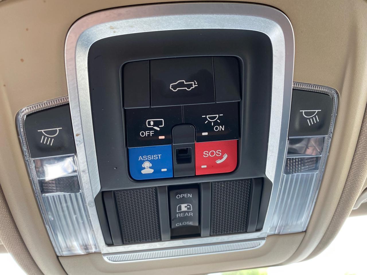 2019 RAM 1500 Laramie | Crew Cab | NAV | Heated/Vented Leather Seats Photo