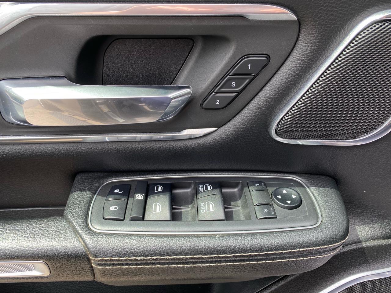 2019 RAM 1500 Laramie | Crew Cab | NAV | Heated/Vented Leather Seats Photo