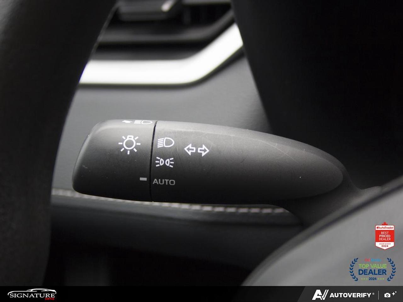 2025 Toyota RAV4 LE AWD  No Accident Carplay BSM Htd Seats Photo