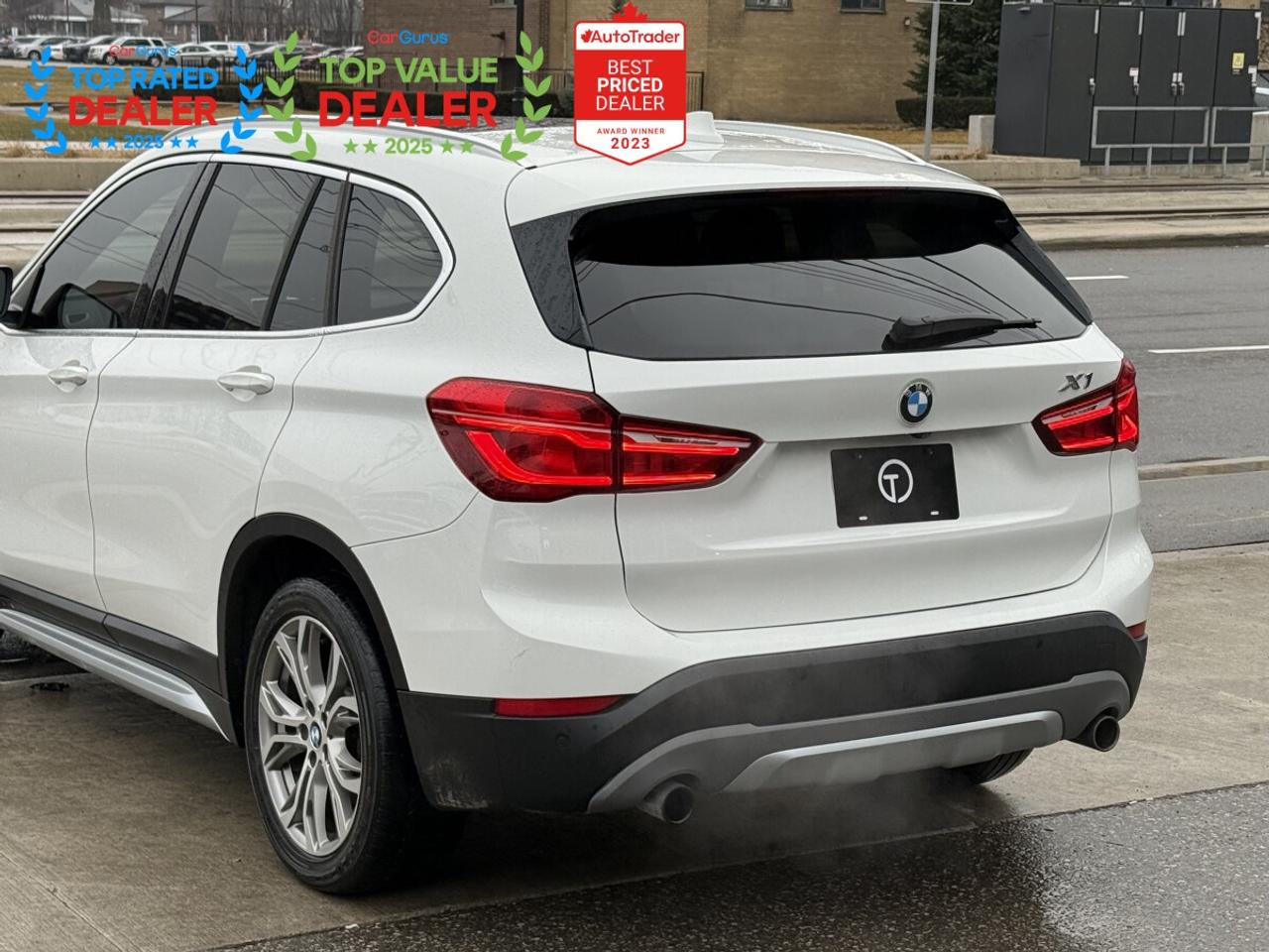 2017 BMW X1 | PREMIUM PKG | HUD | PANO | NAVI | BACK UP CAMERA Photo