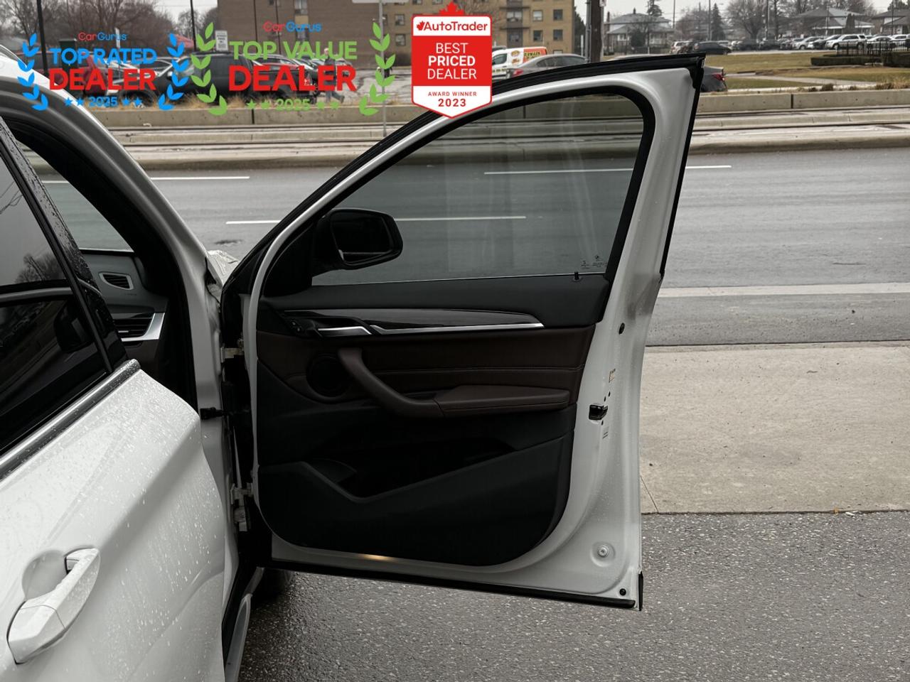 2017 BMW X1 | PREMIUM PKG | HUD | PANO | NAVI | BACK UP CAMERA Photo