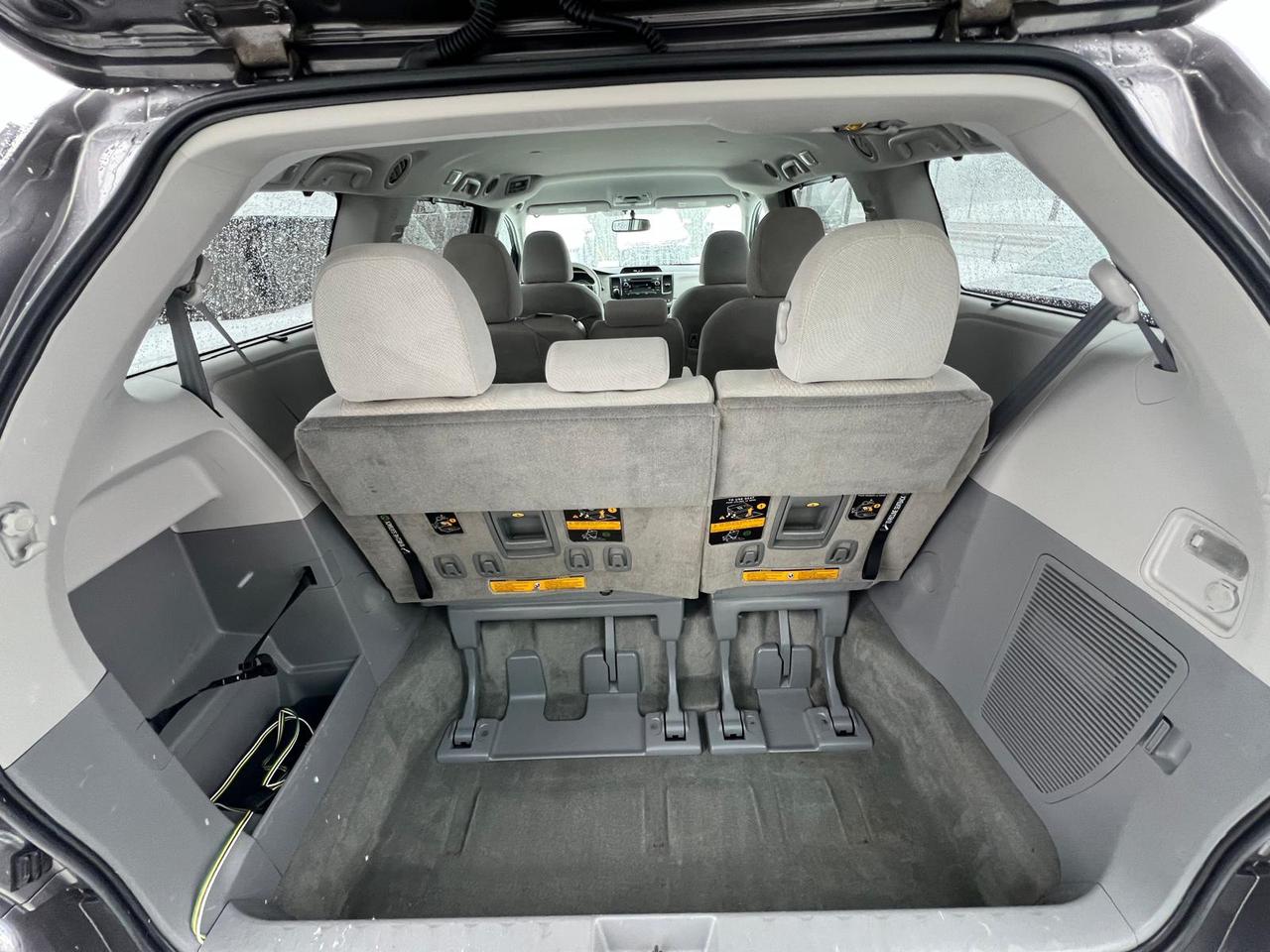 2014 Toyota Sienna LE 8 PASSENGER Photo