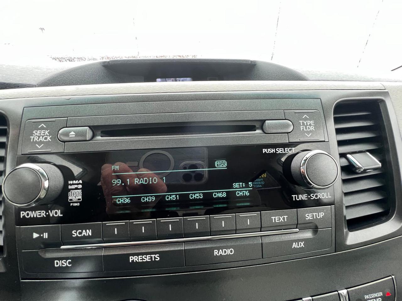 2014 Toyota Sienna LE 8 PASSENGER Photo