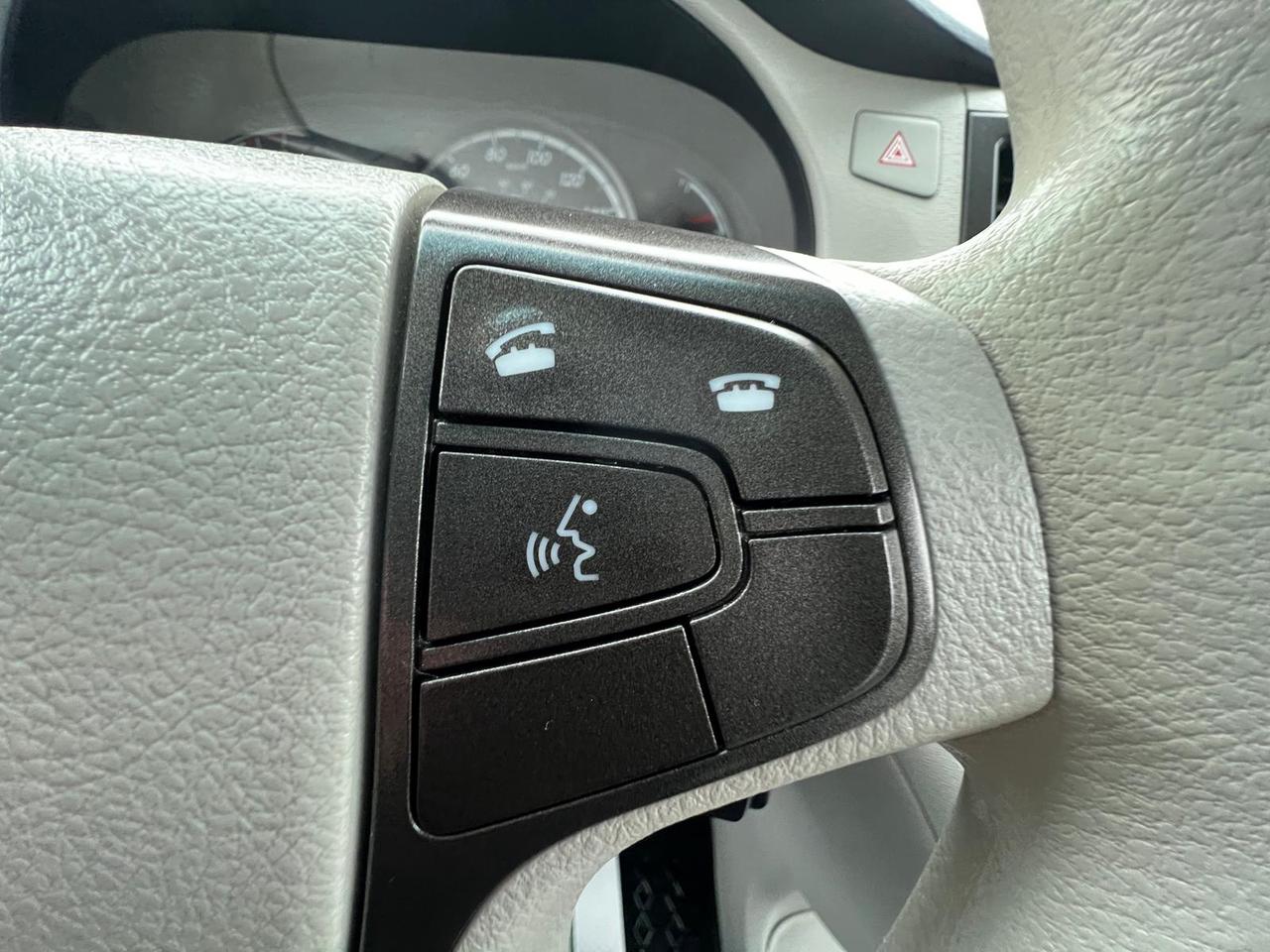 2014 Toyota Sienna LE 8 PASSENGER Photo