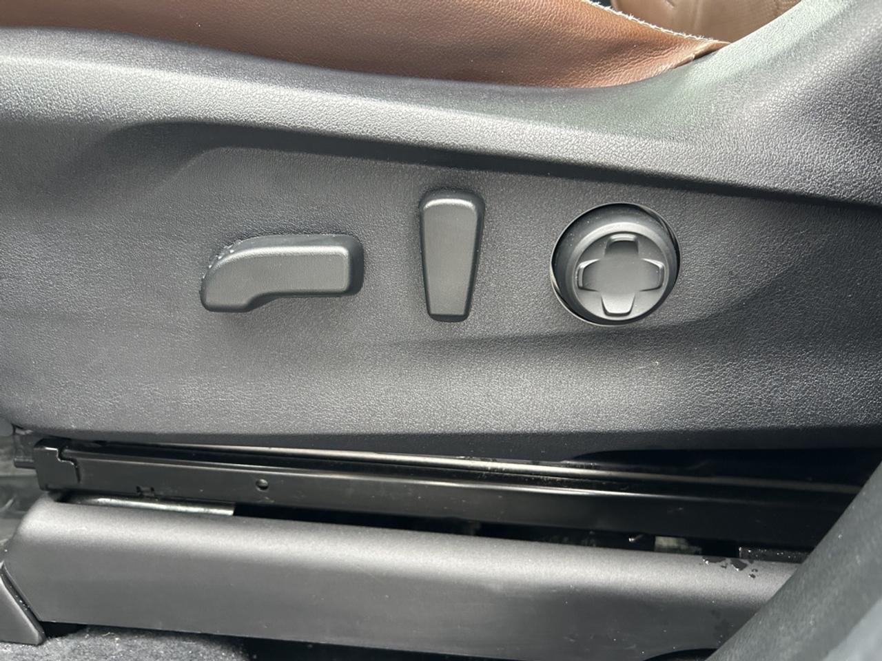 2024 Subaru ASCENT Premier  - Leather Seats -  Cooled Seats Photo