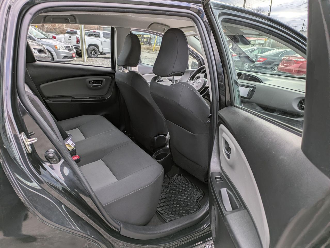 2018 Toyota Yaris LE Photo