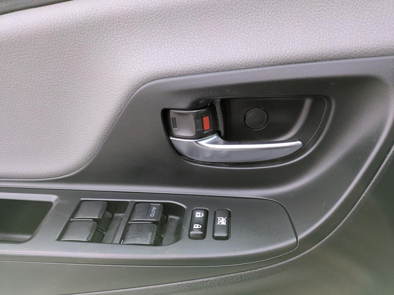 2018 Toyota Yaris LE Photo