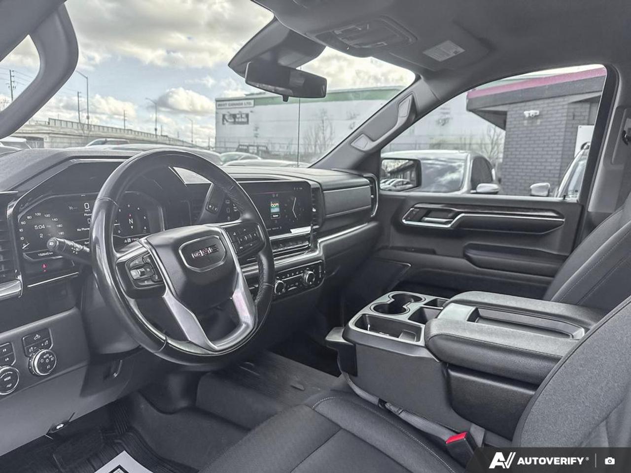 2023 GMC Sierra 1500 ELEVATION / 5.3L V8 / HTD SEATS / TOW PACK / CREW Photo