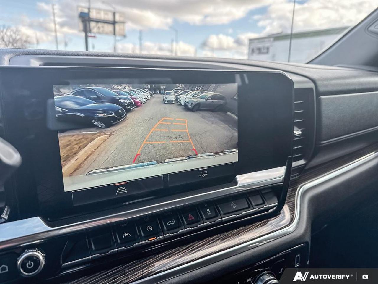 2023 GMC Sierra 1500 ELEVATION / 5.3L V8 / HTD SEATS / TOW PACK / CREW Photo