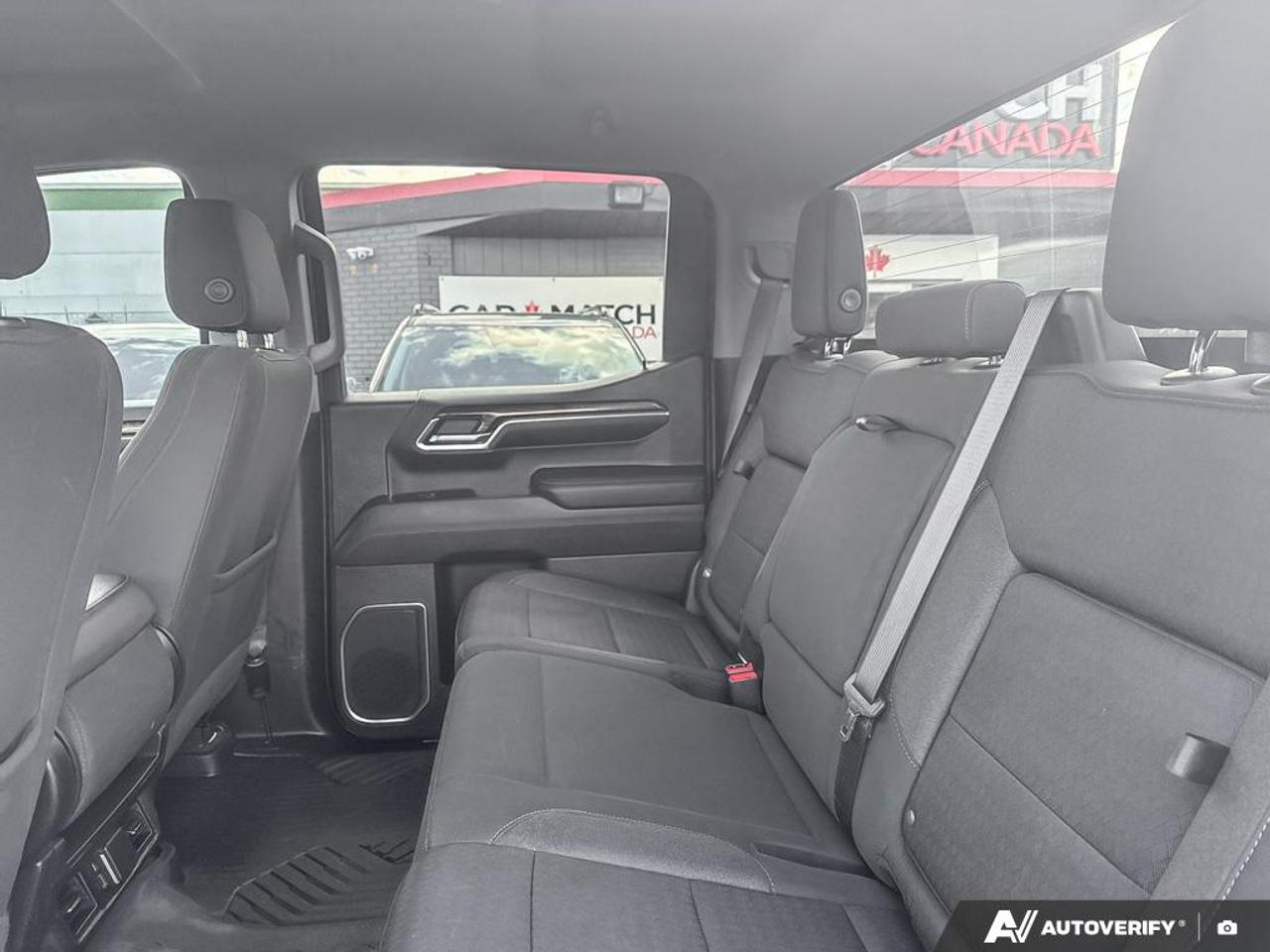 2023 GMC Sierra 1500 ELEVATION / 5.3L V8 / HTD SEATS / TOW PACK / CREW Photo