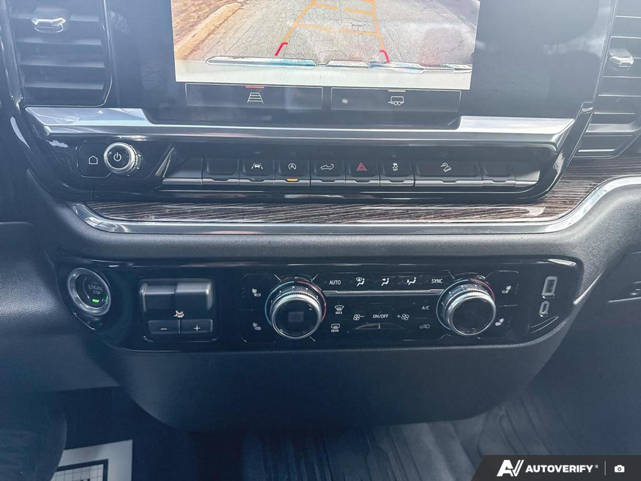 2023 GMC Sierra 1500 ELEVATION / 5.3L V8 / HTD SEATS / TOW PACK / CREW Photo