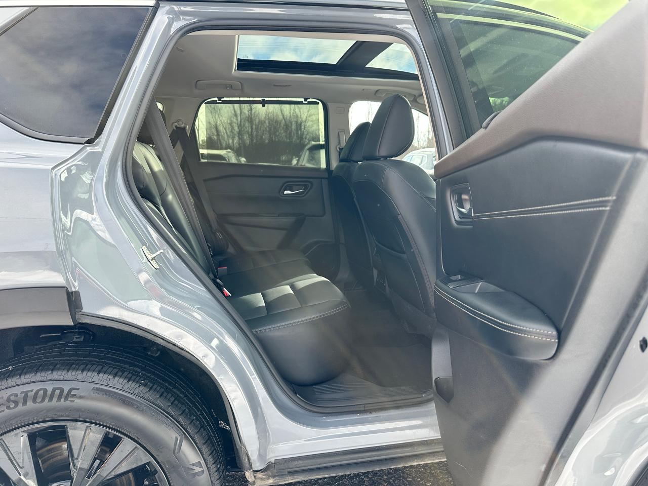 2023 Nissan Rogue SV Midnight AWD PanoRoof HTD-LTHR SkyCam Dual-A/C Photo