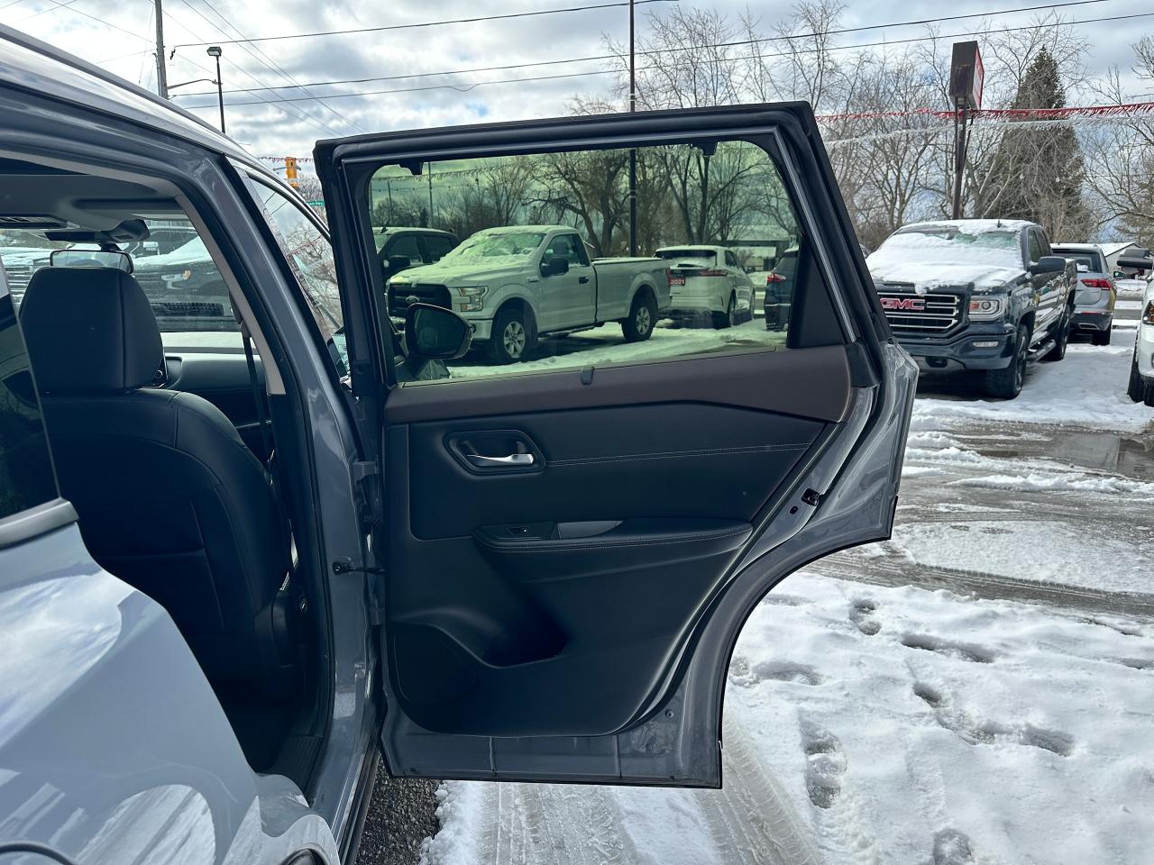 2023 Nissan Rogue SV Midnight AWD PanoRoof HTD-LTHR SkyCam Dual-A/C Photo