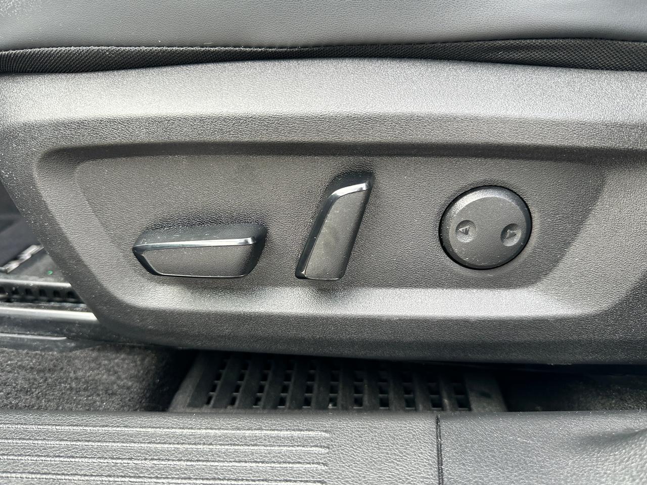 2023 Nissan Rogue SV Midnight AWD PanoRoof HTD-LTHR SkyCam Dual-A/C Photo