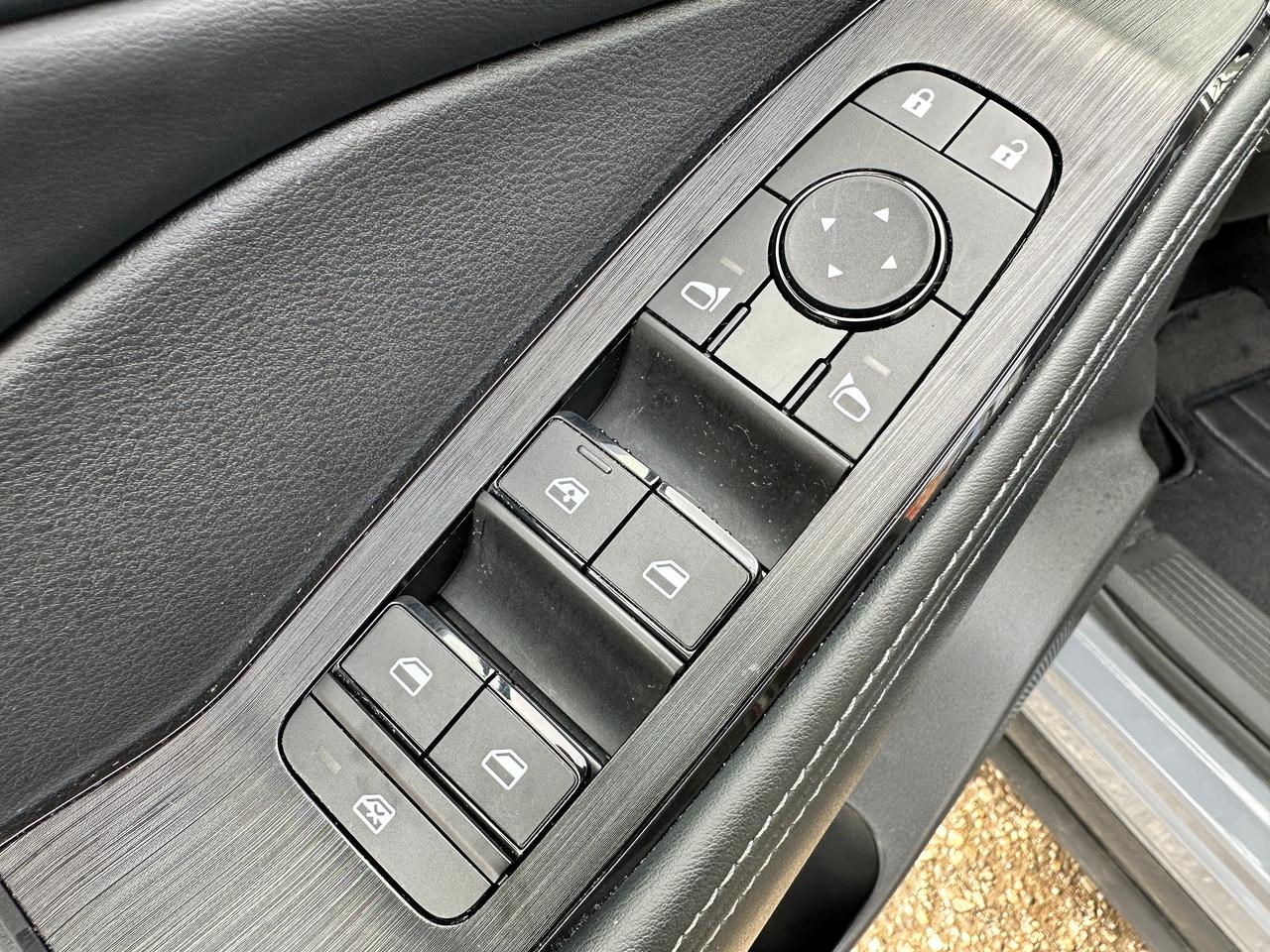 2023 Nissan Rogue SV Midnight AWD PanoRoof HTD-LTHR SkyCam Dual-A/C Photo