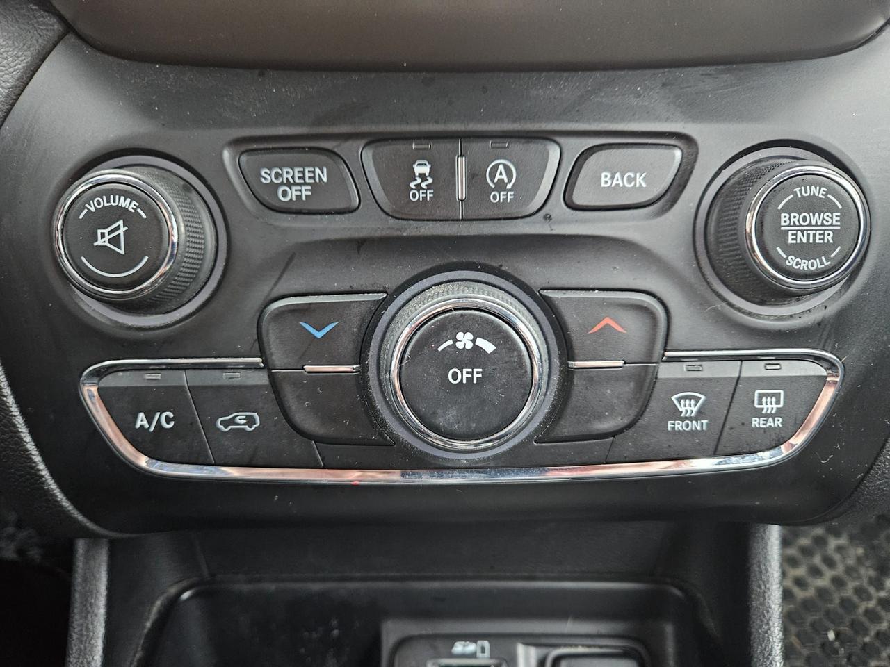 2015 Jeep Cherokee 4WD 4Dr Sport Photo
