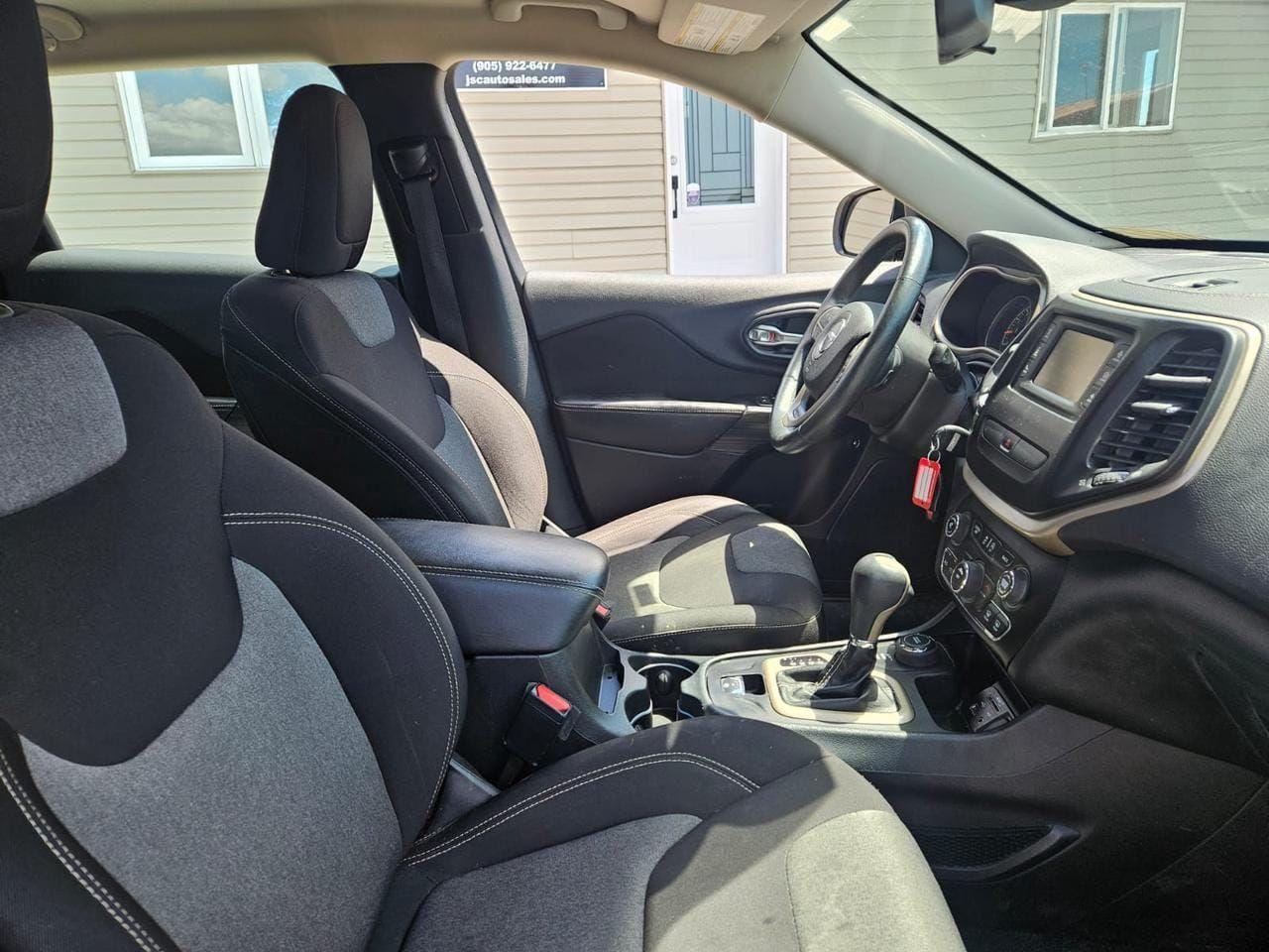 2015 Jeep Cherokee 4WD 4Dr Sport Photo