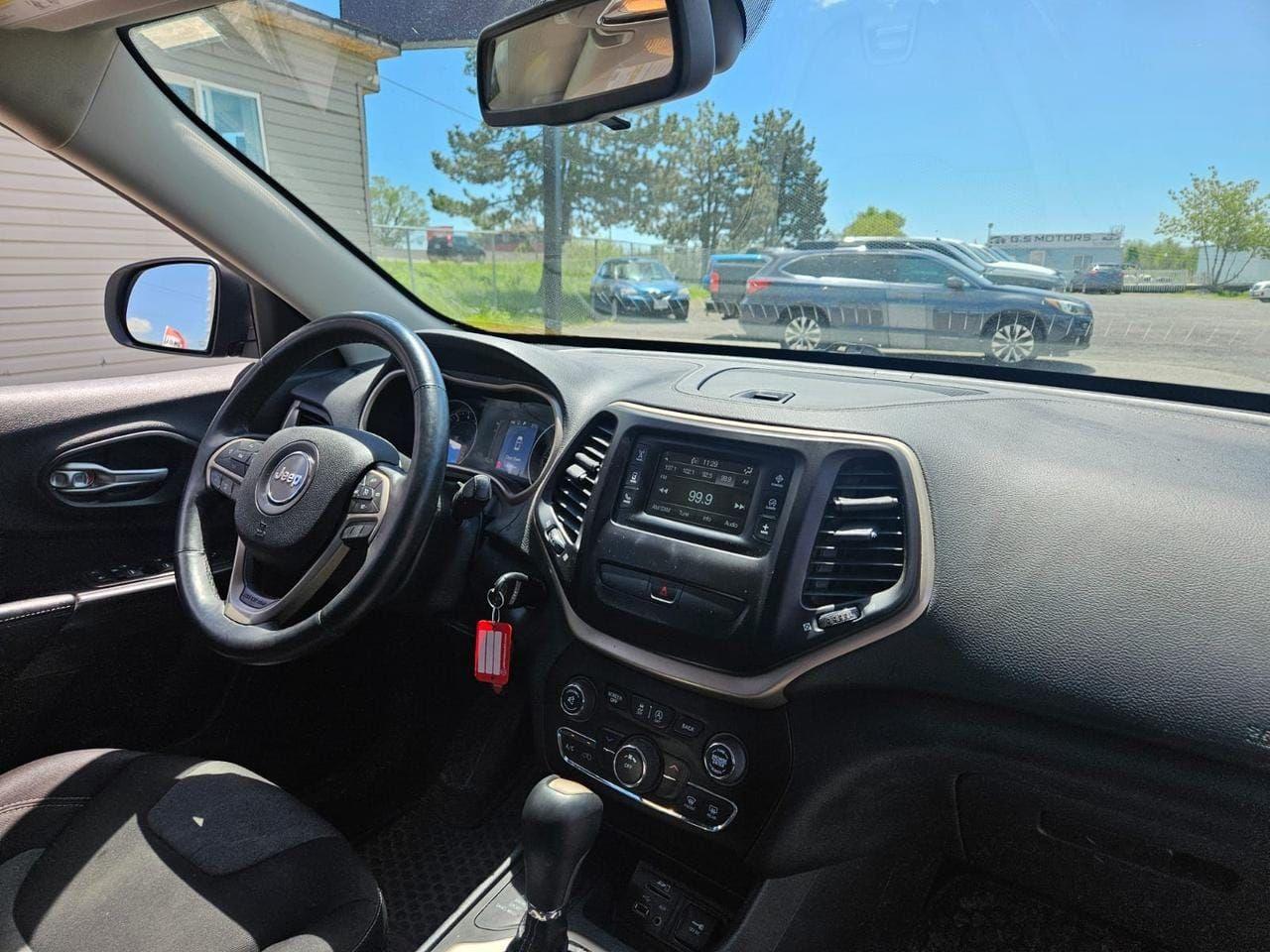 2015 Jeep Cherokee 4WD 4Dr Sport Photo