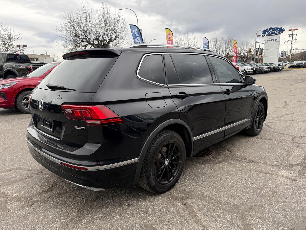 2021 Volkswagen Tiguan Highline Photo4