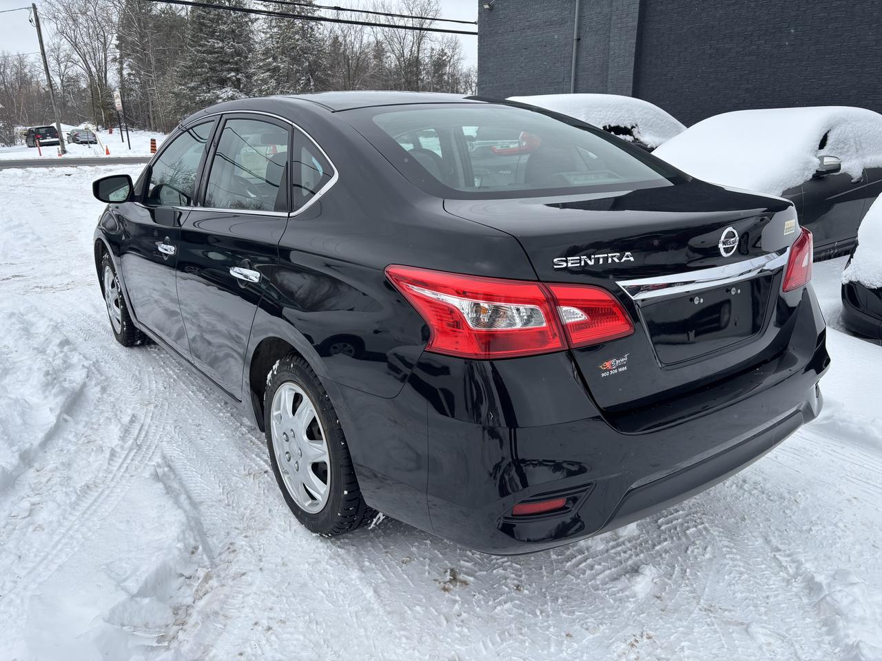 2016 Nissan Sentra S Photo