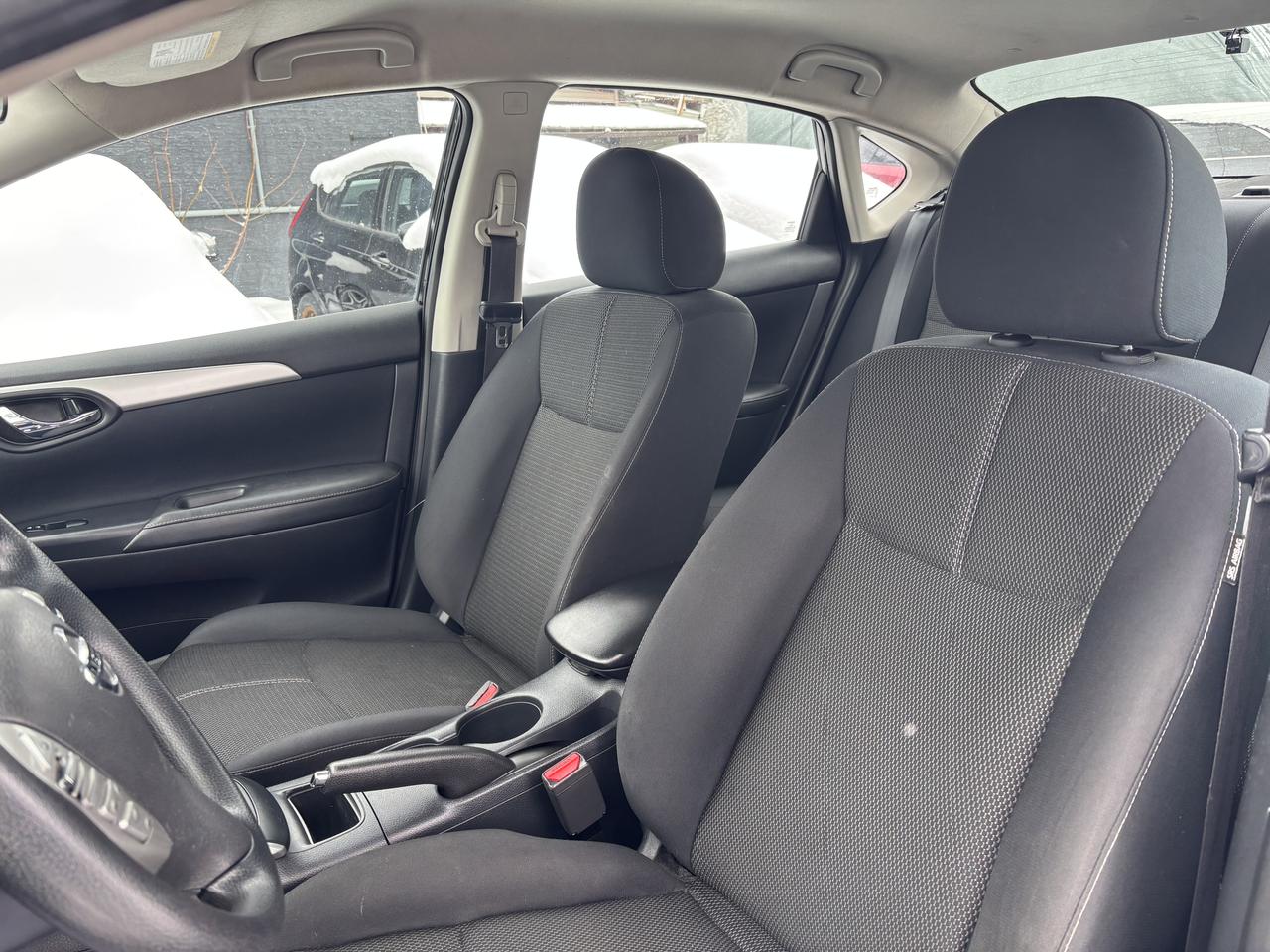 2016 Nissan Sentra S Photo