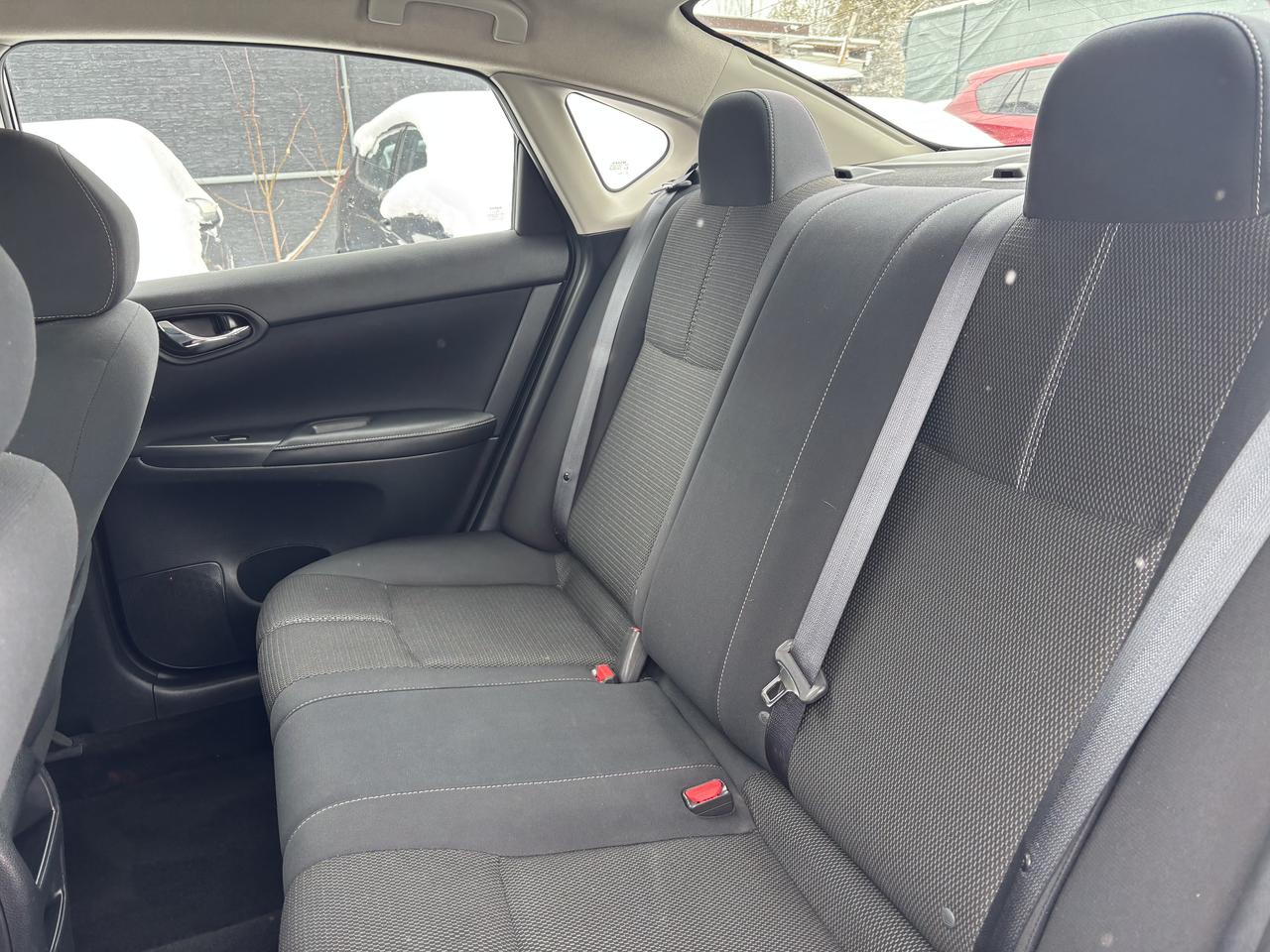 2016 Nissan Sentra S Photo