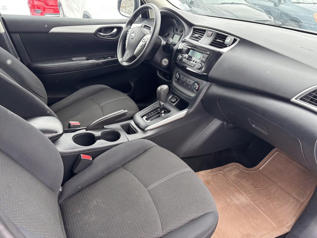 2016 Nissan Sentra S Photo