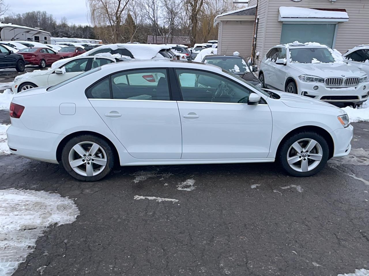2016 Volkswagen Jetta 1.8T Sport Photo