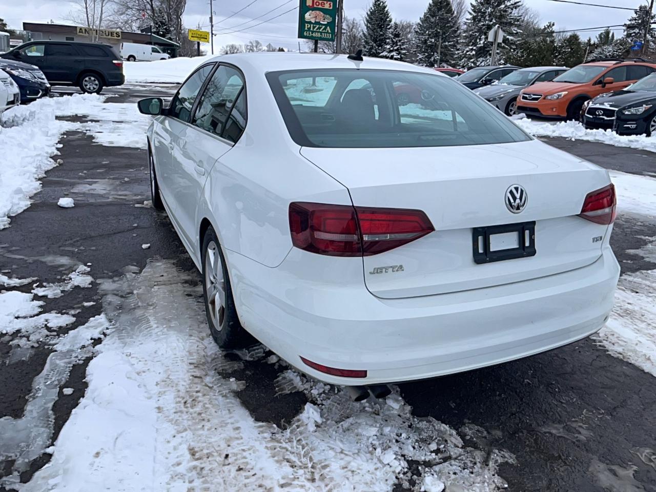 2016 Volkswagen Jetta 1.8T Sport Photo