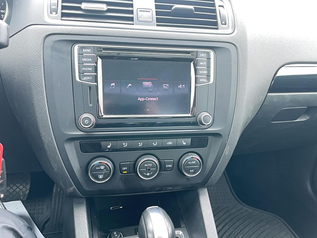 2016 Volkswagen Jetta 1.8T Sport Photo