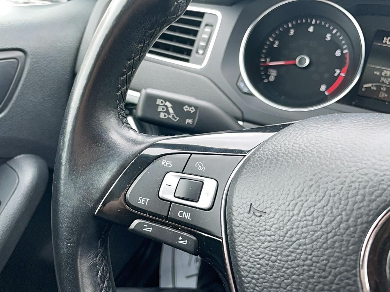 2016 Volkswagen Jetta 1.8T Sport Photo