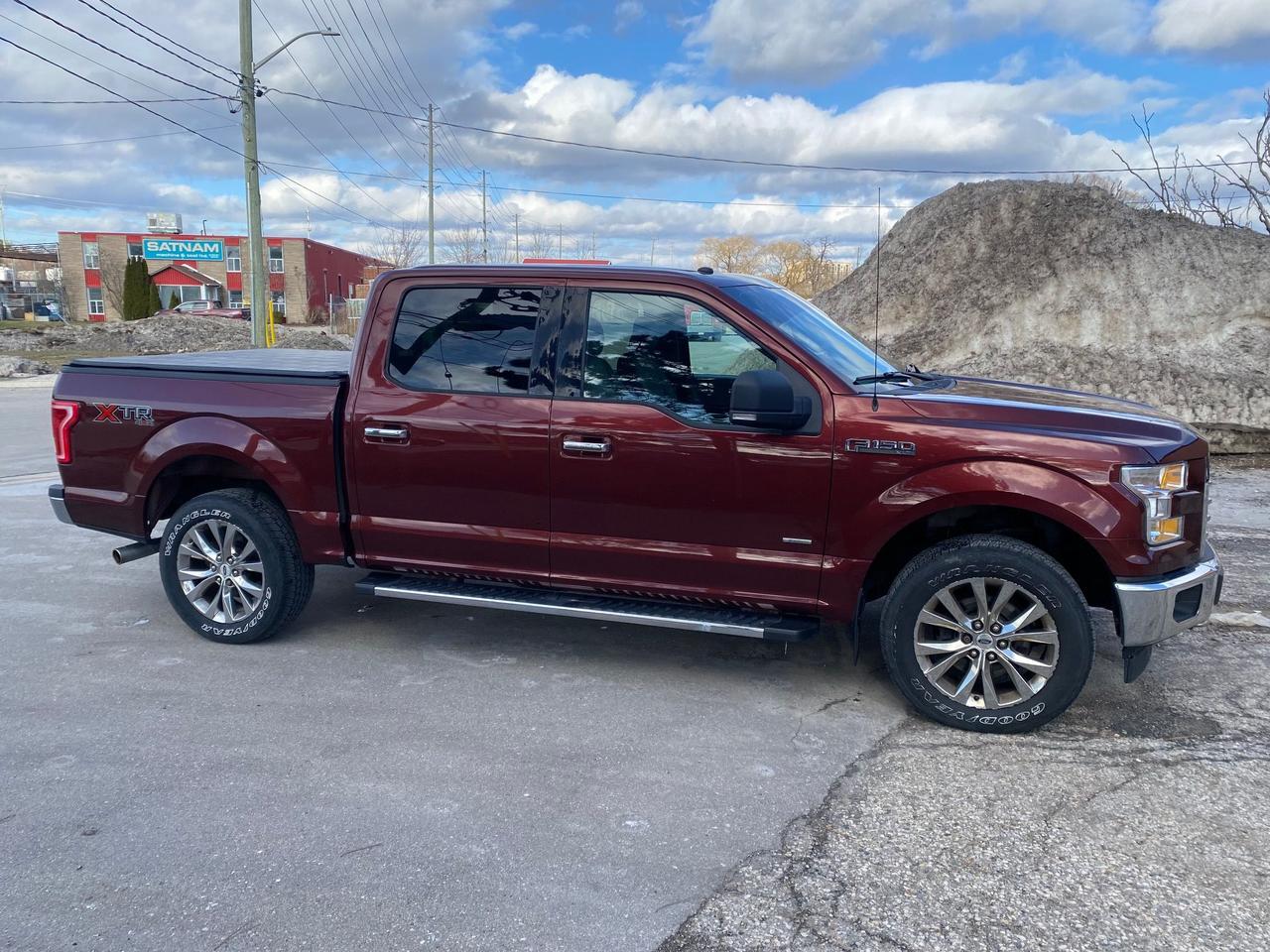 2017 Ford F-150 XLT Photo4