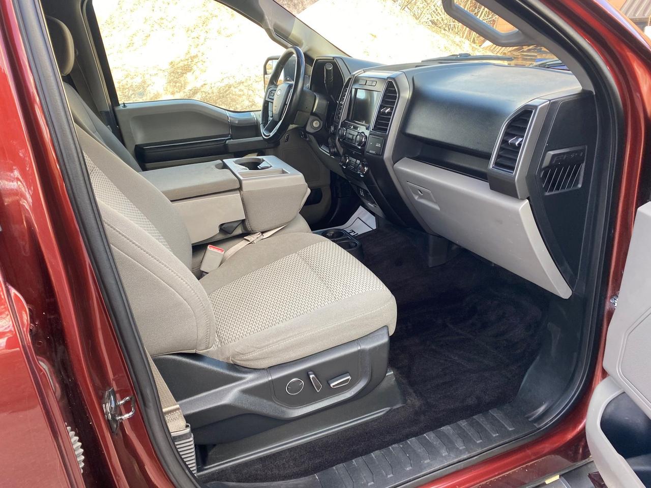 2017 Ford F-150 XLT Photo