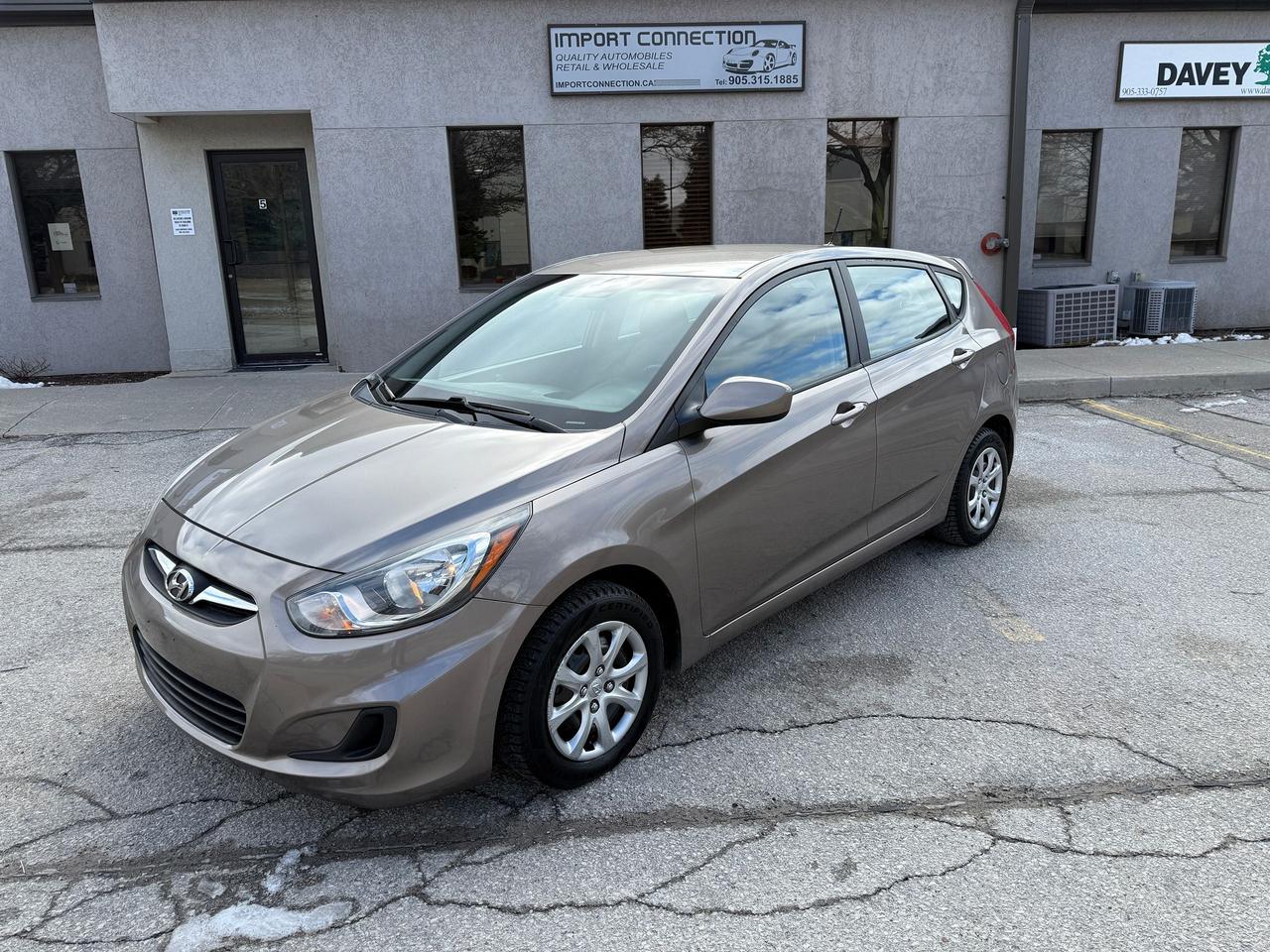 <p>4 DOOR HATCHBACK..LOW MILEAGE..AUTOMATIC with A/C..MINT CONDITION..CERTIFIED! POWER PKG...ABS.<span style=font-family: -apple-system, BlinkMacSystemFont, Segoe UI, Roboto, Oxygen, Ubuntu, Cantarell, Open Sans, Helvetica Neue, sans-serif;>.TRACTION CONTROL..CRUISE CONTROL..</span></p><p><span style=font-family: -apple-system, BlinkMacSystemFont, Segoe UI, Roboto, Oxygen, Ubuntu, Cantarell, Open Sans, Helvetica Neue, sans-serif;>FINANCING IS AVAILABLE !..</span></p><p>SAFETY CERTIFICATION and CARFAX REPORT ARE INCLUDED...FINANCING IS AVAILABLE !</p><p>HST and&nbsp; LICENSING is EXTRA</p><p>We are an OMVIC licensed car dealer,24 Years in business and a 20 Year member of the Used Car Dealers Association.Extended Vehicle Warranties&nbsp; are available.</p><p>Office : 9-0-5-3-1-5 1-8-8-5</p><p>WEB:www.importconnection.ca</p>