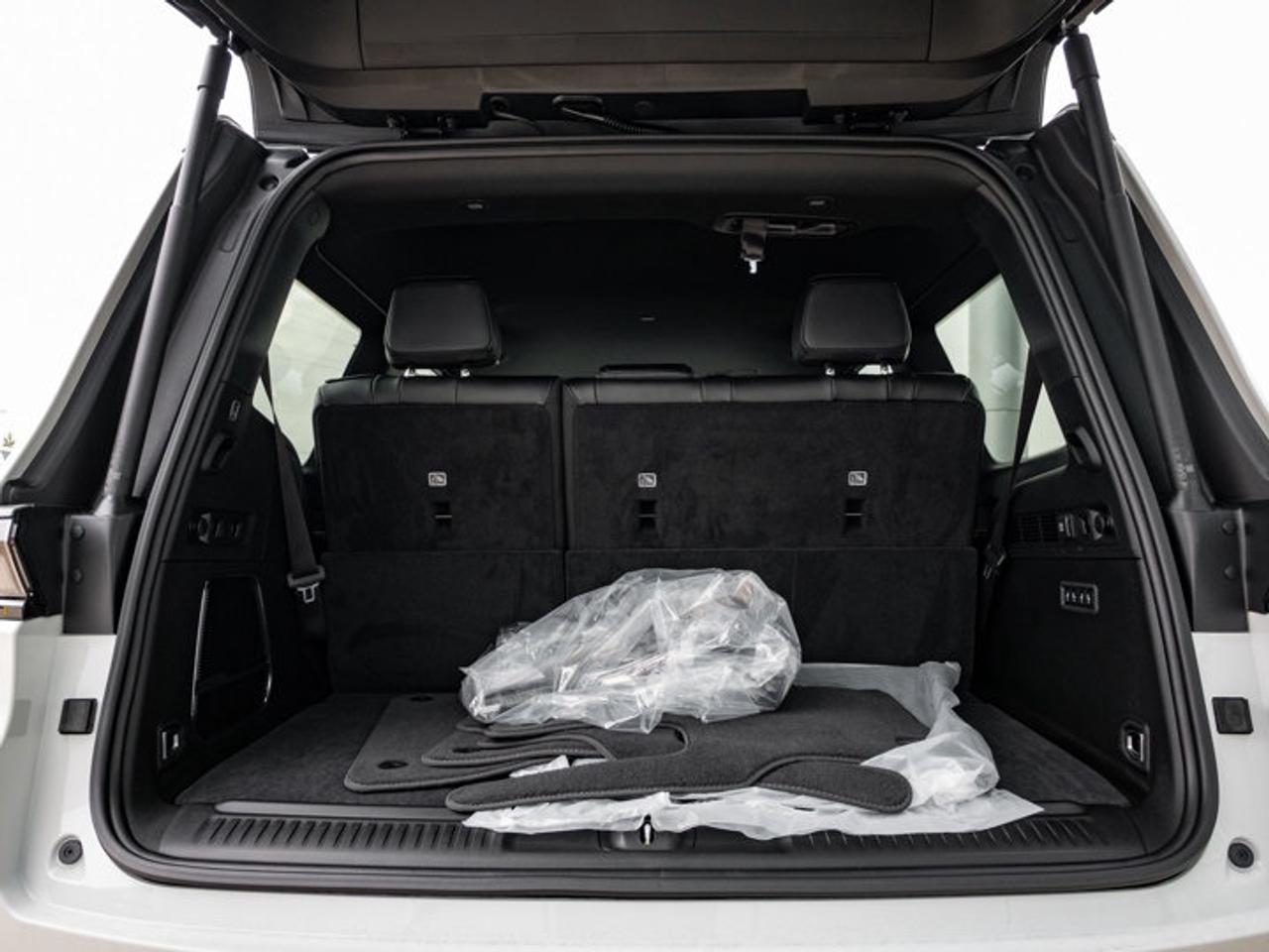 2026 Jeep Grand Wagoneer Limited Altitude Photo