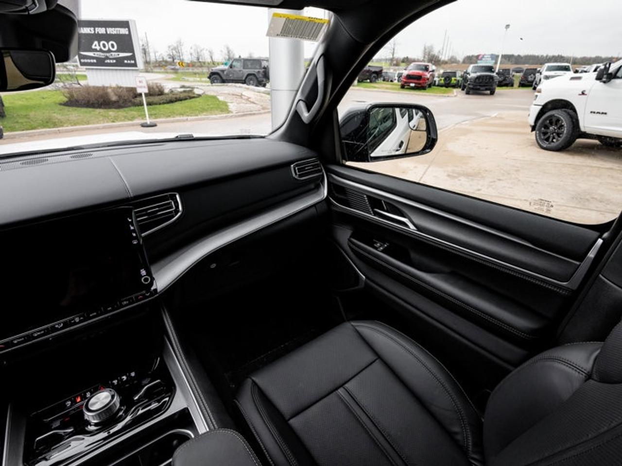 2026 Jeep Grand Wagoneer Limited Altitude Photo